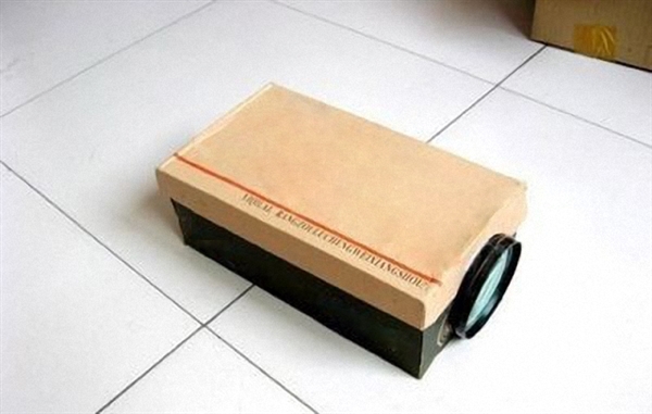 教程：牛人花10元钱自制手机投影仪