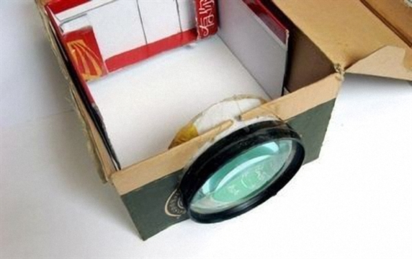 教程：牛人花10元钱自制手机投影仪