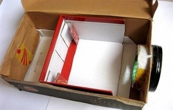 教程：牛人花10元钱自制手机投影仪