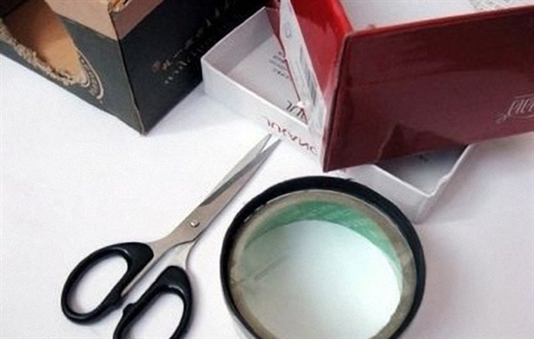 教程：牛人花10元钱自制手机投影仪