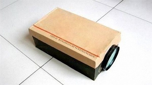 教程：牛人花10元钱自制手机投影仪