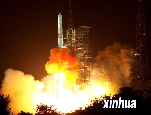 “鑫诺二号”发射成功