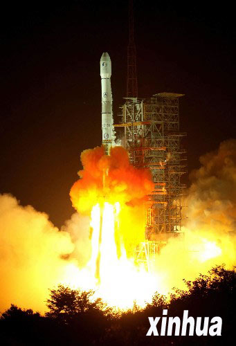 “鑫诺二号”发射成功