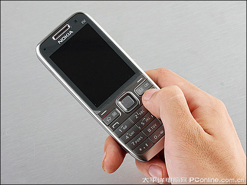 诺基亚E52
