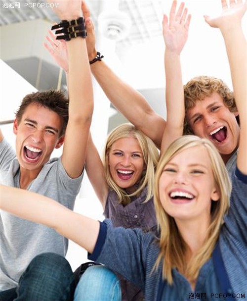 时尚活力新指标 索尼ST27i三防智能机