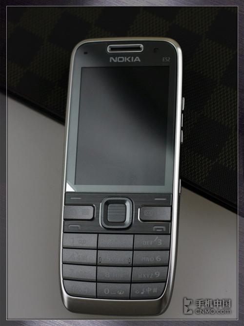 600MHz商务小强 超薄S60诺基亚E52评测 