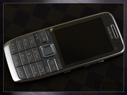 600MHz商务小强 超薄S60诺基亚E52评测 