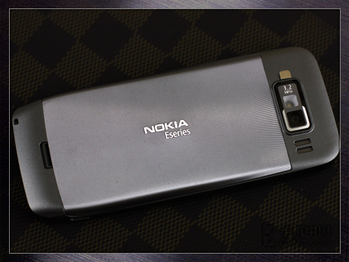 600MHz商务小强 超薄S60诺基亚E52评测 