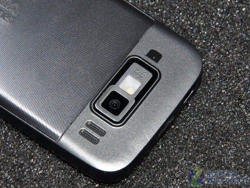 600MHz商务环保智能机 诺基亚E52评测 