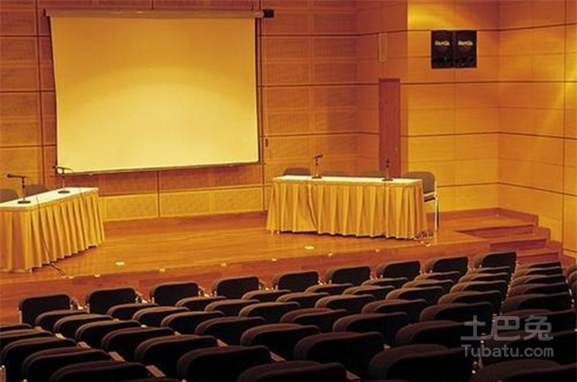 投影机幕布距离