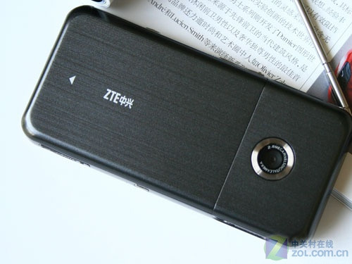 CMMB电视+TD/GSM双卡双待 中兴U500评测 