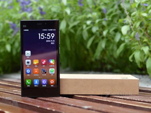 月送4G流量 联通版小米手机3火爆抢购中 