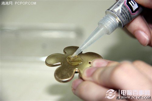 给iPhone做件衣裳 diy水钻手机壳教程 