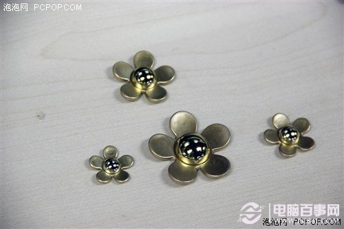 给iPhone做件衣裳 diy水钻手机壳教程 