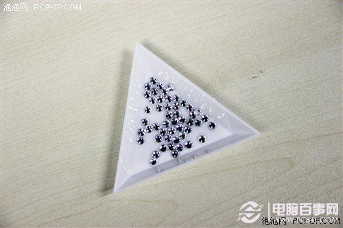 给iPhone做件衣裳 diy水钻手机壳教程 