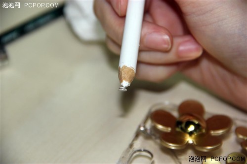 给iPhone做件衣裳 diy水钻手机壳教程 