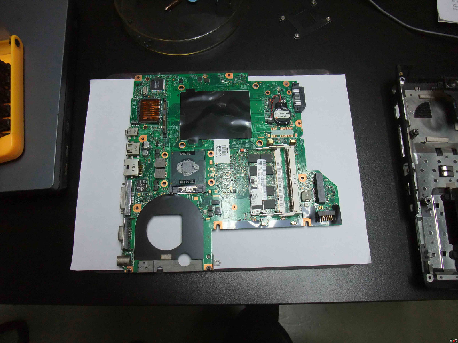 惠普V3000拆机 图文教程