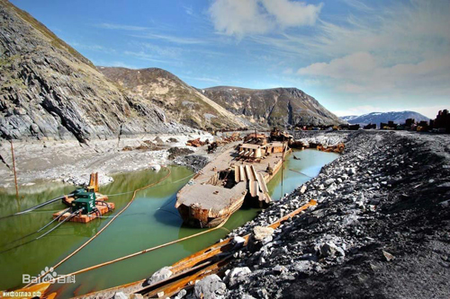 【图】军备竞赛顶级战舰摩尔曼斯克号搁浅海滩成废铁 斯维尔德洛夫级巡洋舰英雄末路令人叹惋