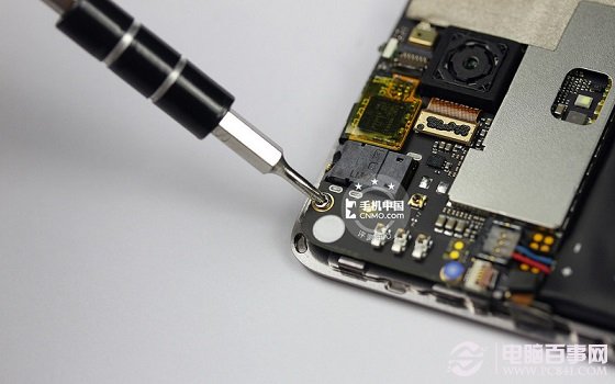 努比亚Z5s内部固定螺丝拆解