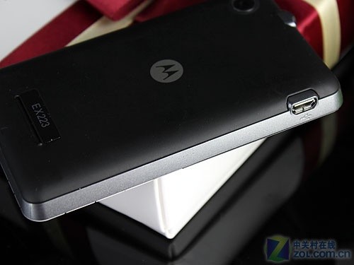 我是格子控 双卡SNS摩托罗拉EX223评测 