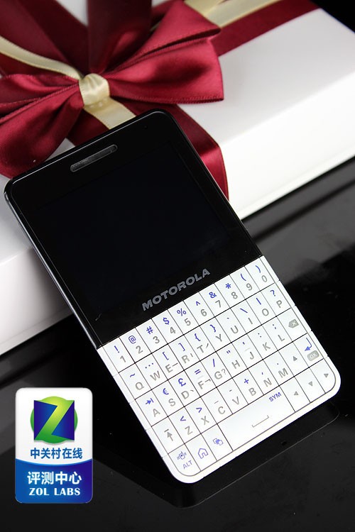 我是格子控 双卡SNS摩托罗拉EX223评测 