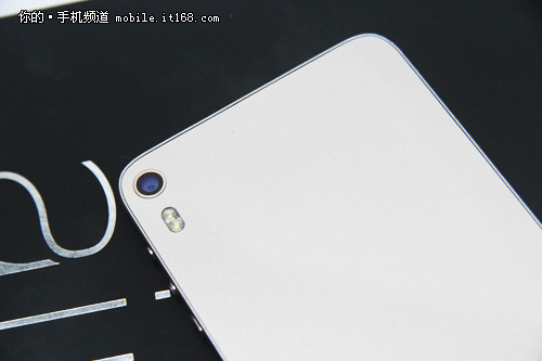 5160元演绎超薄金属设计 OONE手机评测