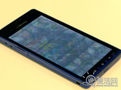 4.5寸液晶1210万 AQUOS PHONE SH-01D真机赏析