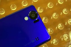 4.5寸液晶1210万 AQUOS PHONE SH-01D真机赏析