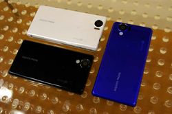 4.5寸液晶1210万 AQUOS PHONE SH-01D真机赏析