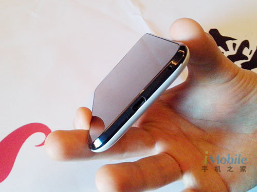 小辣椒四核M1机身底部细节