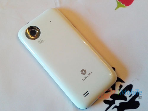 小辣椒四核M1机身背面细节