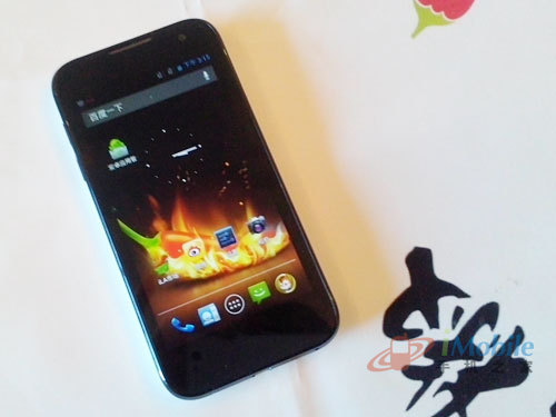 小辣椒四核M1机身正面细节