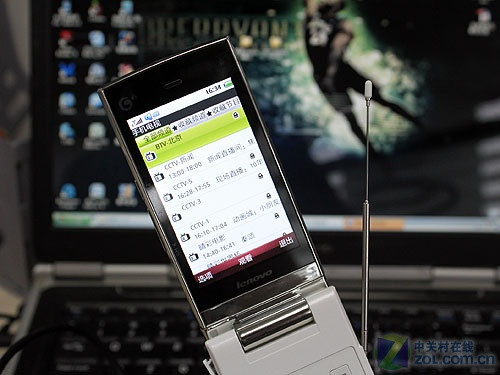TD-SCDMA+翻盖旋屏 珍珠白联想TD60t评测 
