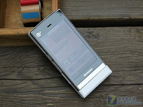 TD-SCDMA+翻盖旋屏 珍珠白联想TD60t评测 