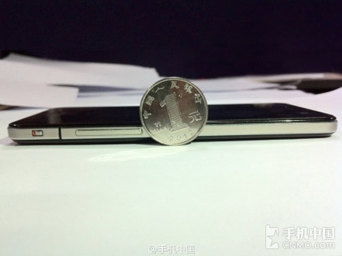 全球最薄双核双待? 酷派新机谍照曝光