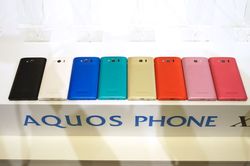 302sh_绝对没边框!夏普怪异手机AQUOS PHONE Xx SH302图赏