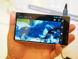 302sh_绝对没边框!夏普怪异手机AQUOS PHONE Xx SH302图赏