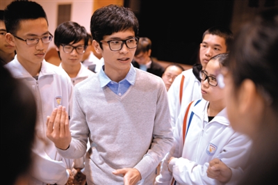 昔日网瘾少年与总理谈创业 创办＂猫＂估值过