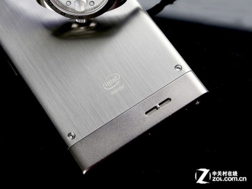 首款Intel双核挑衅四核 联想K900评测 