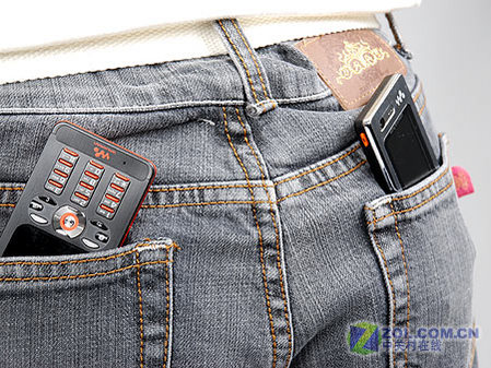 简体中文版索爱W880独家评测 