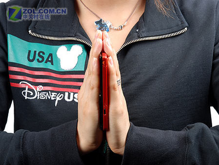 简体中文版索爱W880独家评测 