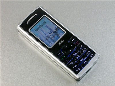 娱乐急先锋 波导MP4影音手机D660评测