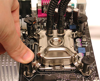 真的假的！Intel标配的液冷散热器？？？ 