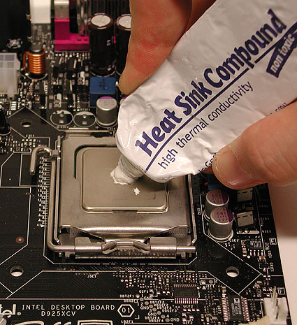 真的假的！Intel标配的液冷散热器？？？ 