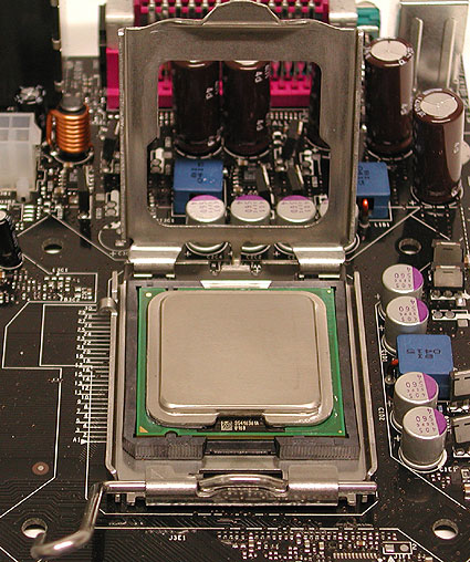 真的假的！Intel标配的液冷散热器？？？ 