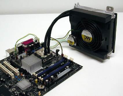 真的假的！Intel标配的液冷散热器？？？ 