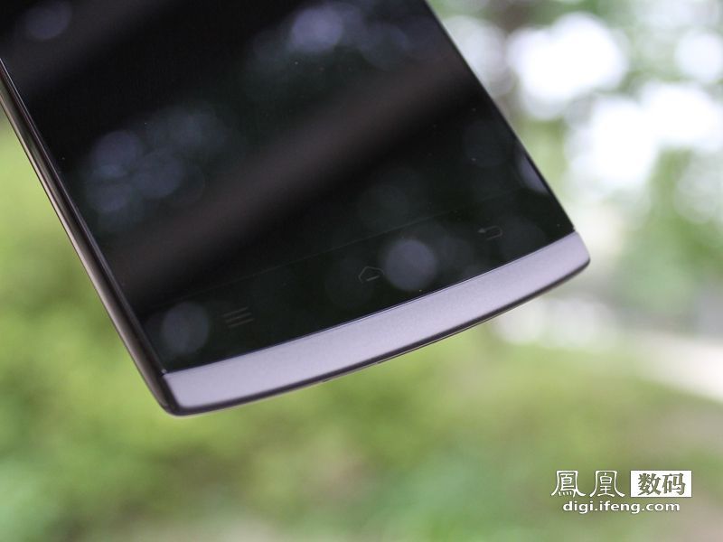 移动自主4G手机M811图赏：5吋720P屏售999元