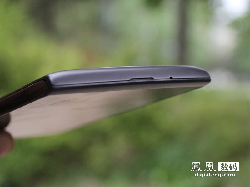 移动自主4G手机M811图赏：5吋720P屏售999元