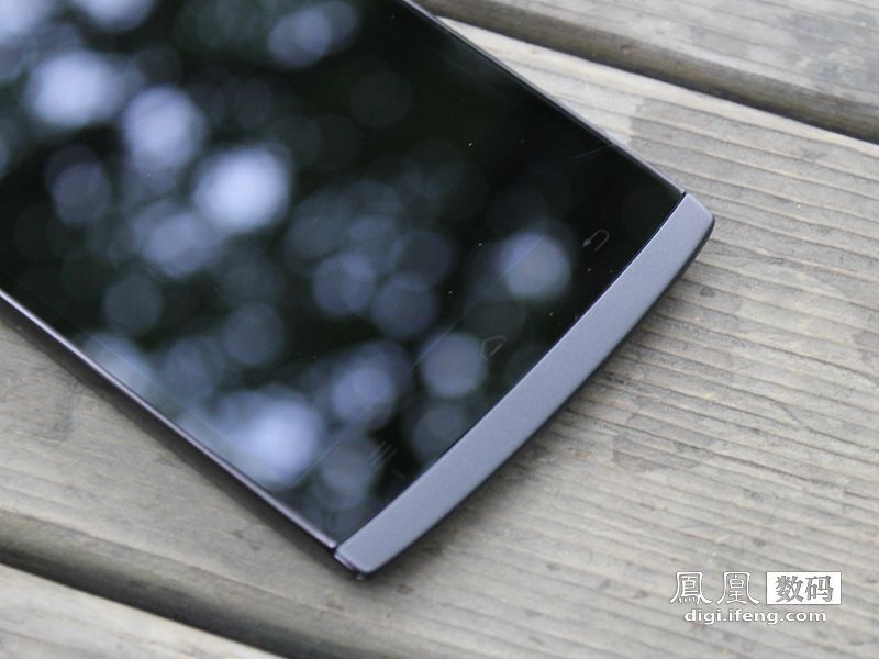 移动自主4G手机M811图赏：5吋720P屏售999元