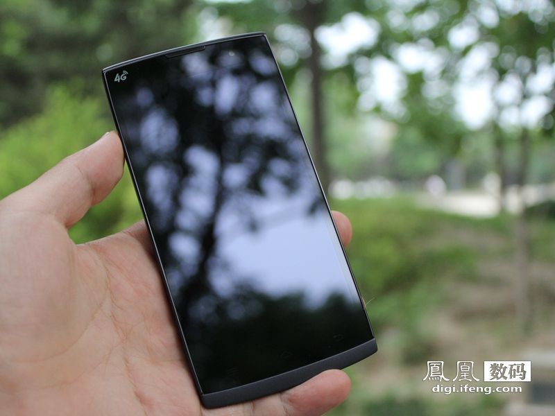 移动自主4G手机M811图赏：5吋720P屏售999元
